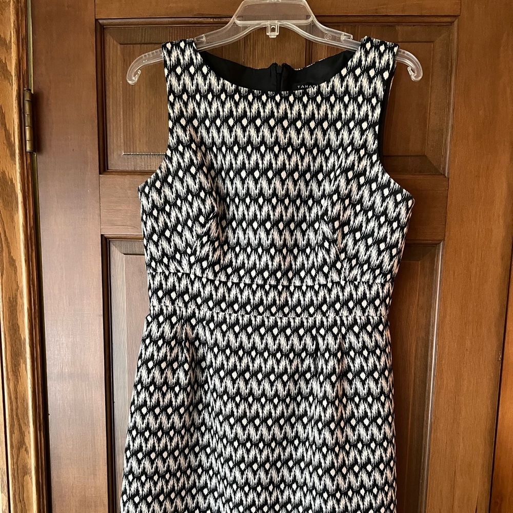 Tahari Dress sz 8 black and cream color pattern - Picture 2 of 10